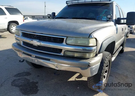 2003 Chevrolet Suburban 1500 Ls z USA, uszkodzony, nr VIN 3GNEC16Z73G206402